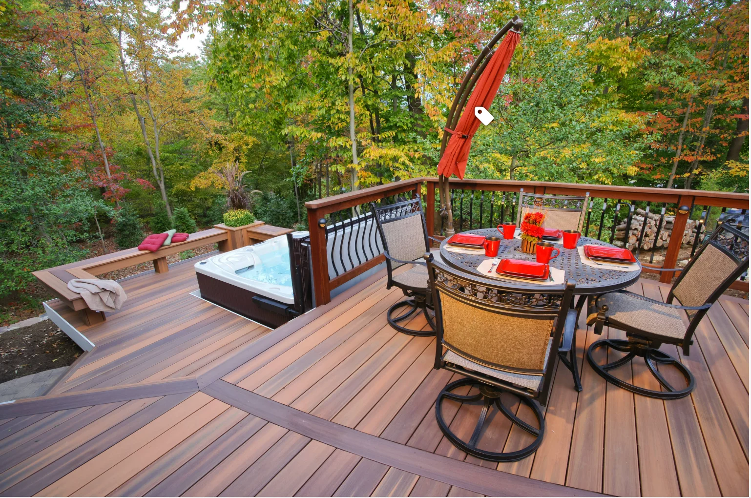 Cottage Retreat Hot Tub Deck